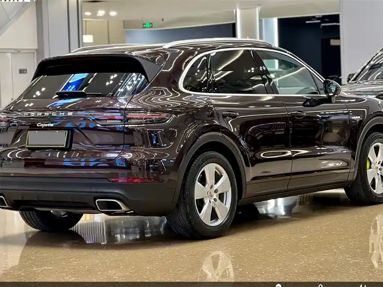 Porsche Cayenne Hybrid 2020 — фото 22