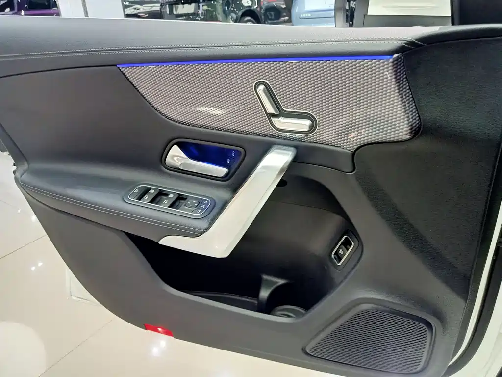 Mercedes-Benz A-Class 2021 — фото 15