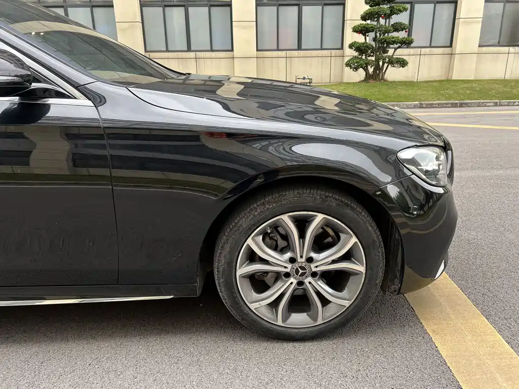 Mercedes-Benz E-Class 2020 — фото 16