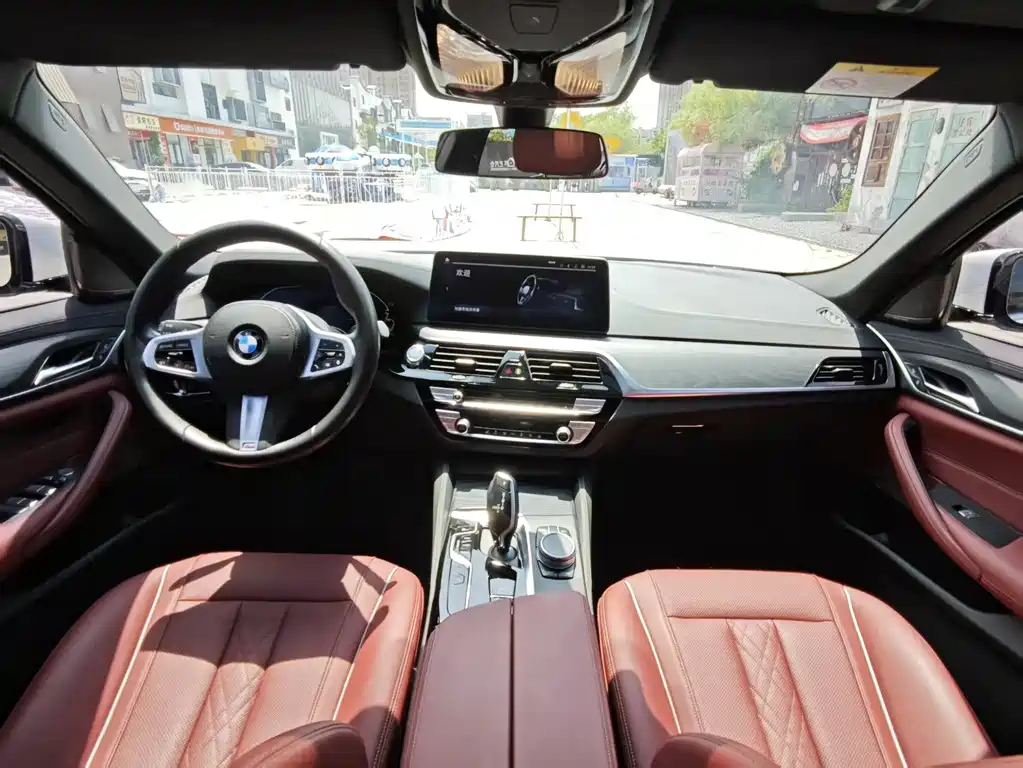 BMW 5 Series New Energy 2021 — фото 12