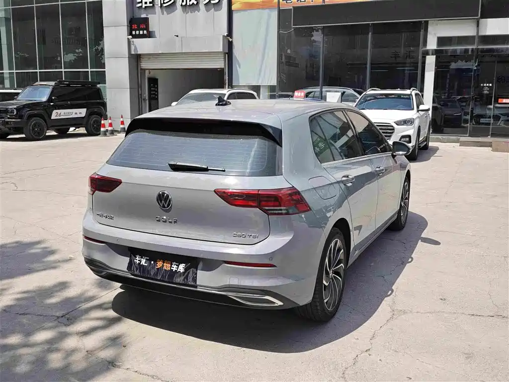 Volkswagen Golf 2023