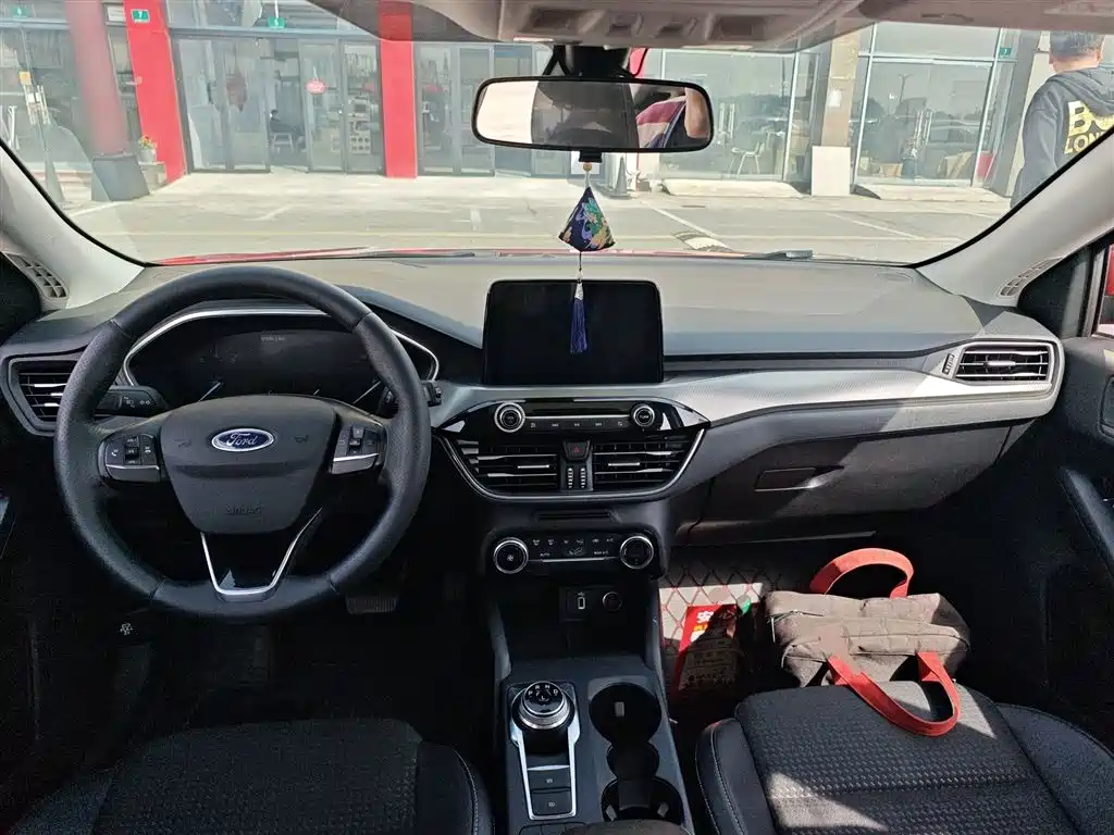 Ford Focus 2020 — фото 10