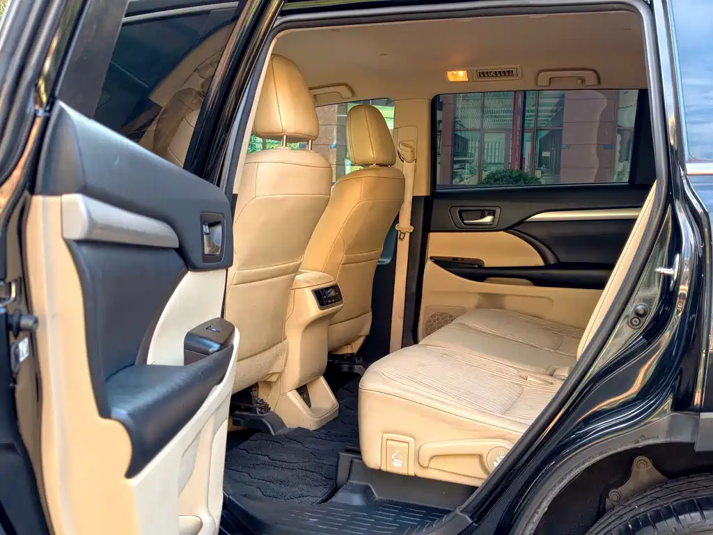 Toyota Highlander 2019 — фото 11