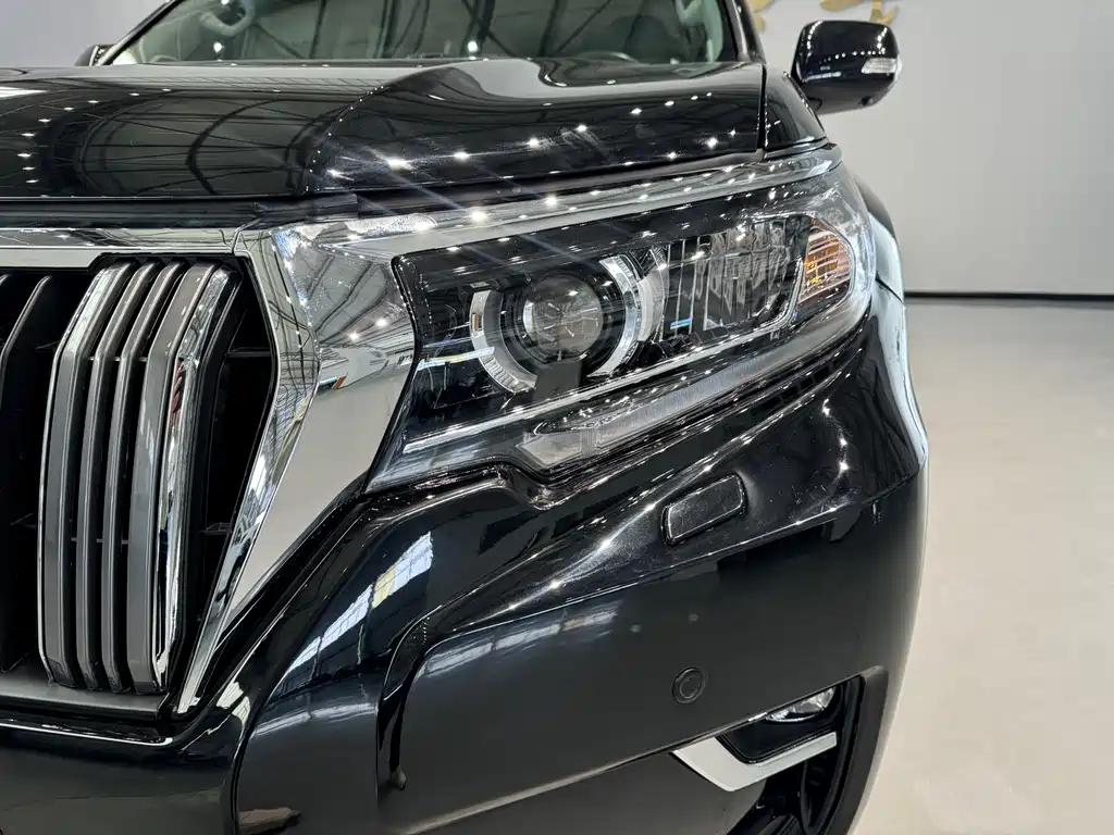 Toyota Prado 2015 — фото 10