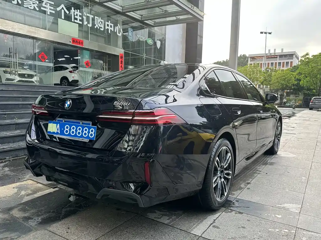 BMW 5 Series 2025