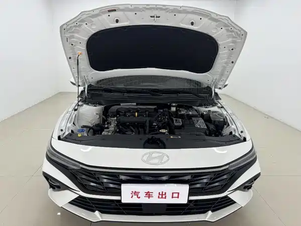Hyundai Elantra 2023