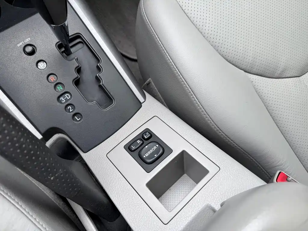 Toyota RAV4 2008 — фото 18