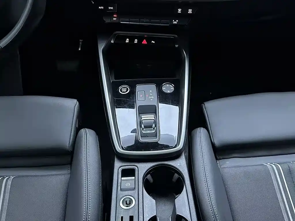 Audi A3 2023 — фото 13