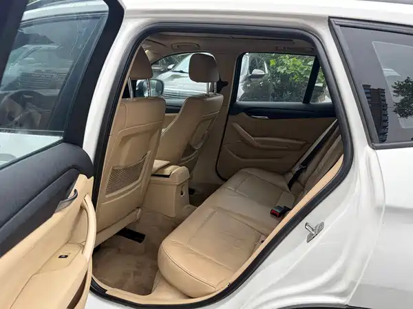 BMW X1 2011