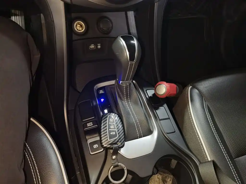Hyundai Santa Fe 2018 — фото 13