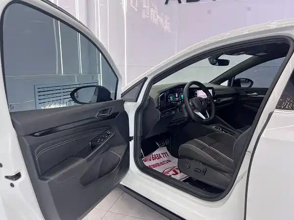 Volkswagen Golf 2023