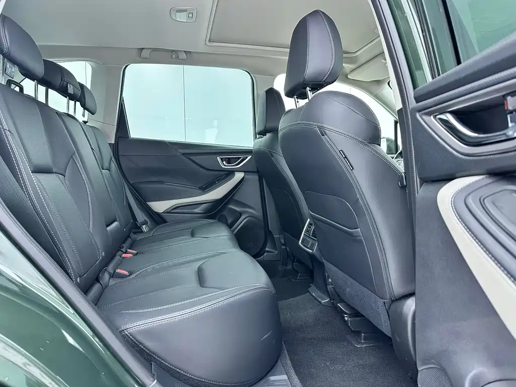 Subaru Forester 2022 — фото 18