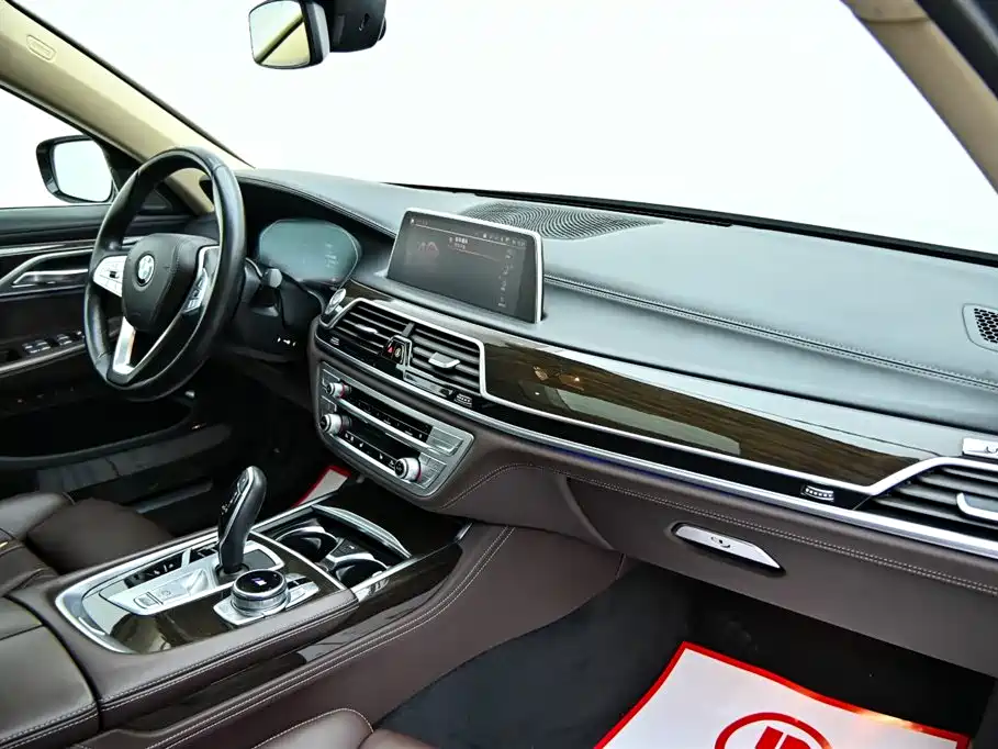 BMW 7 Series 2021 — фото 15