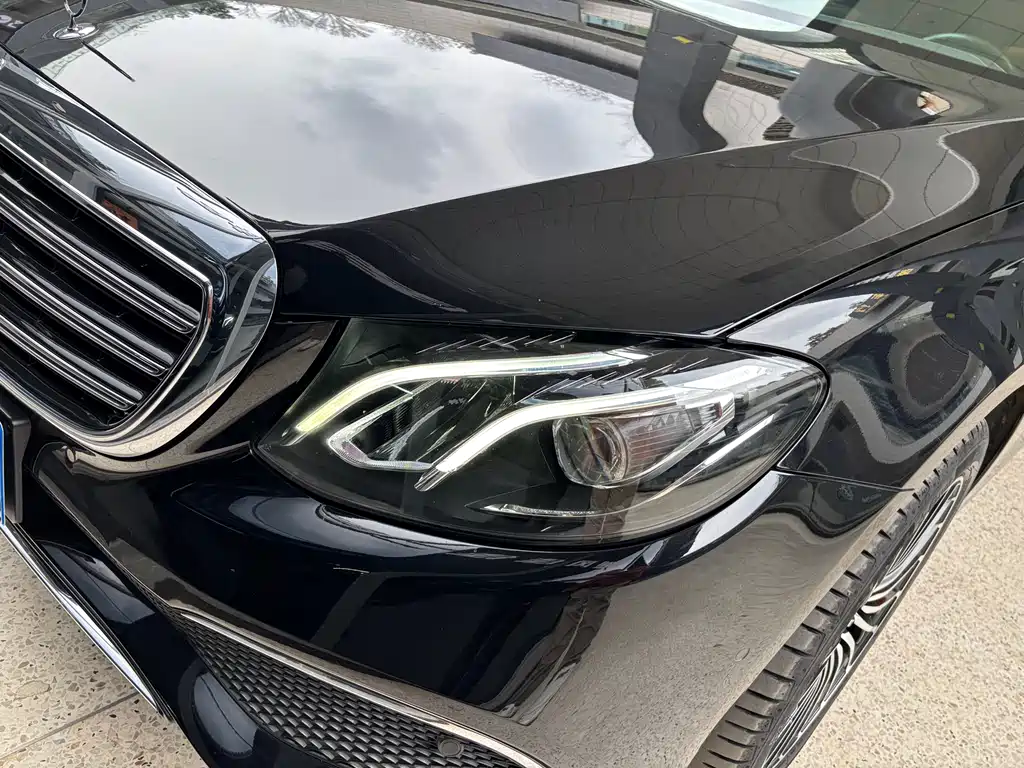Mercedes-Benz E-Class 2018 — фото 29