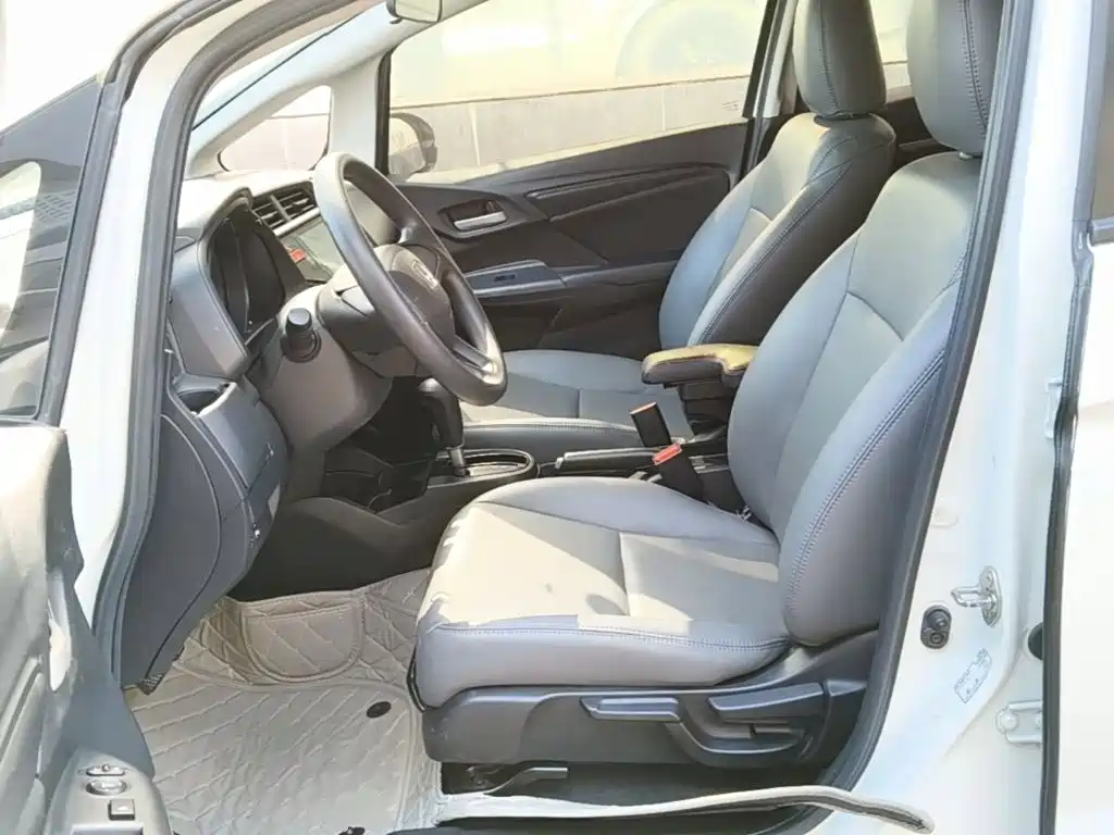 Honda Fit 2017 — фото 15