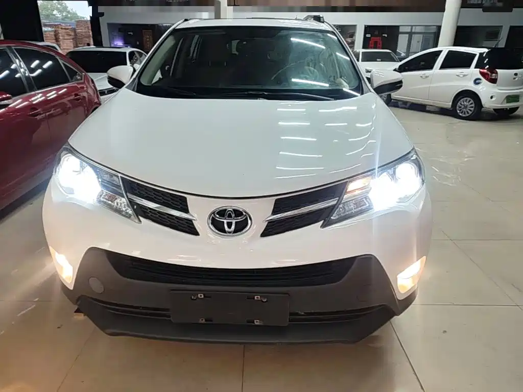 Toyota RAV4 2015