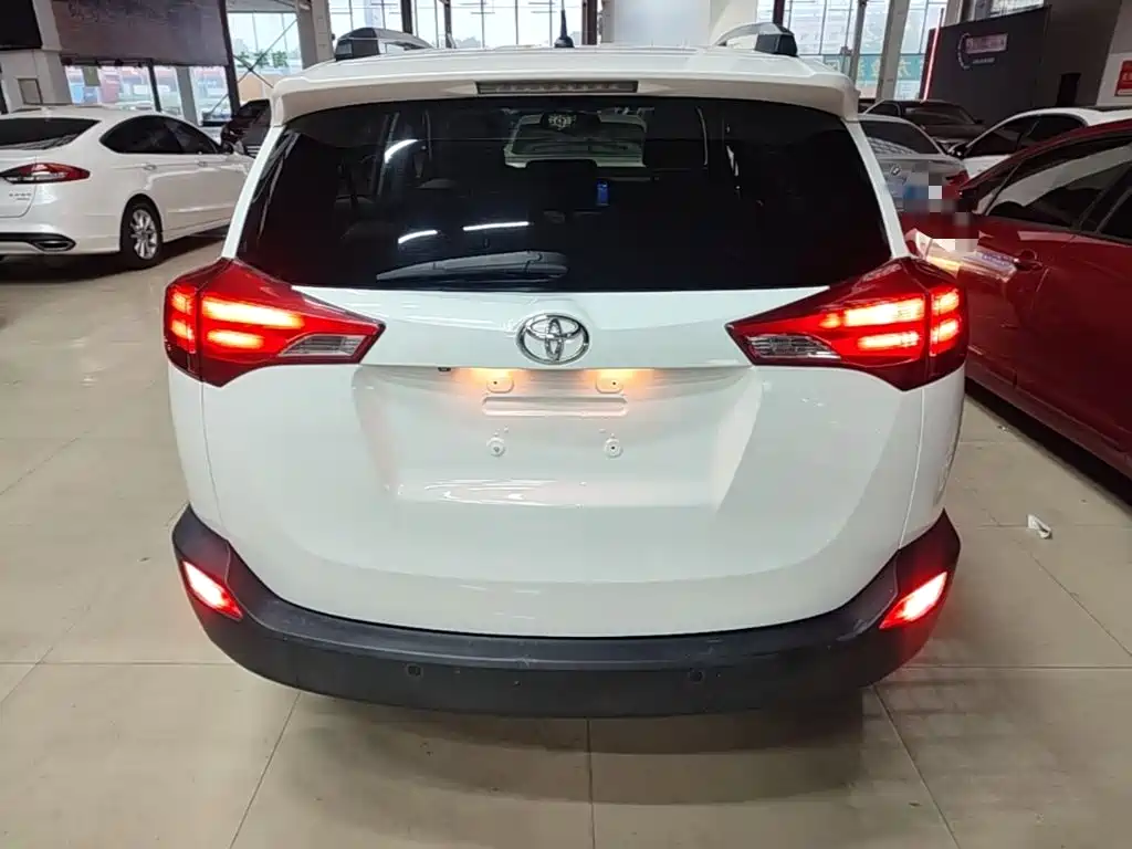 Toyota RAV4 2015