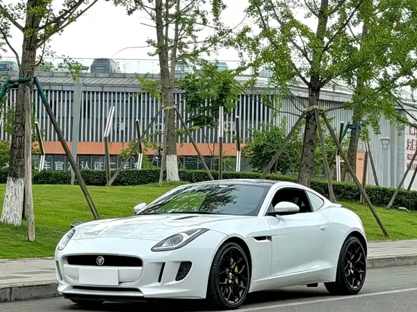 Jaguar F-TYPE 2015