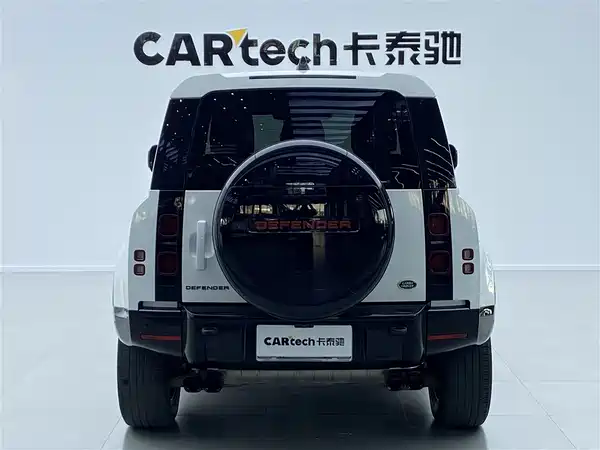 Land Rover Defender 2022