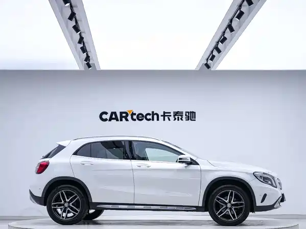 Mercedes-Benz GLA 2015