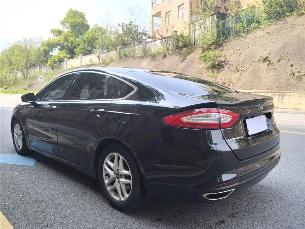 Ford Mondeo 2015 — фото 25