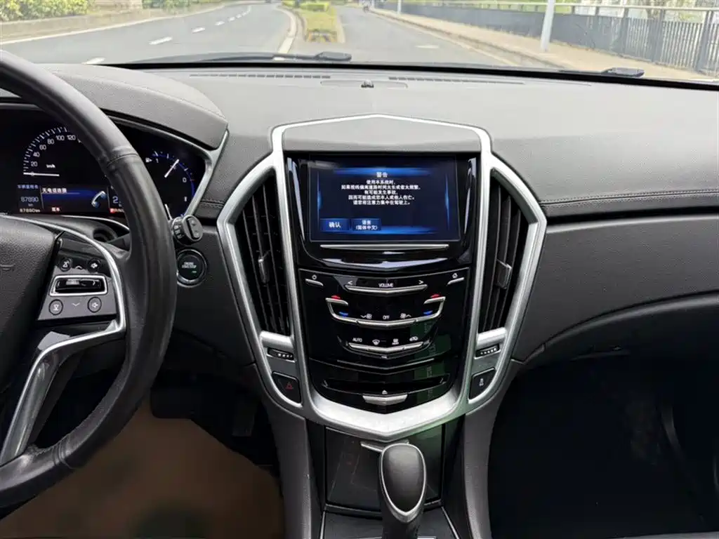 Cadillac SRX 2016 — фото 6