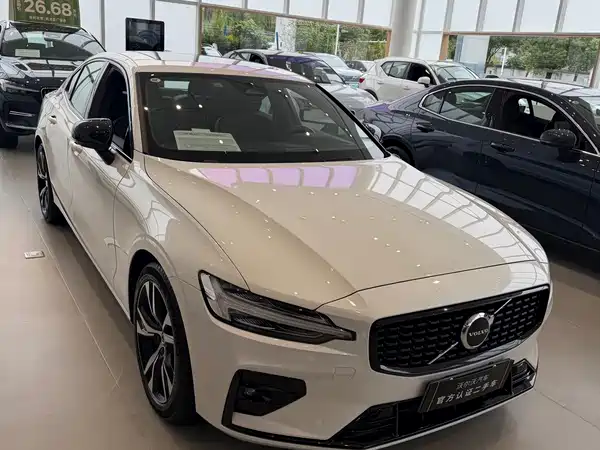 Volvo S60 2024