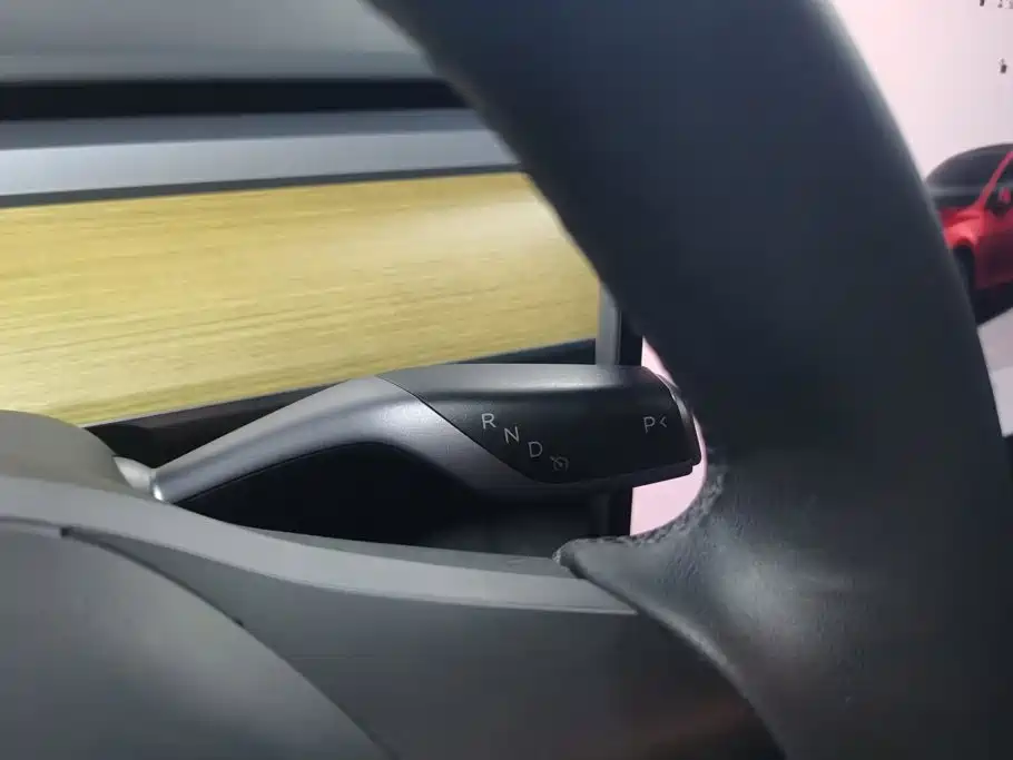 Tesla Model Y 2023 — фото 16