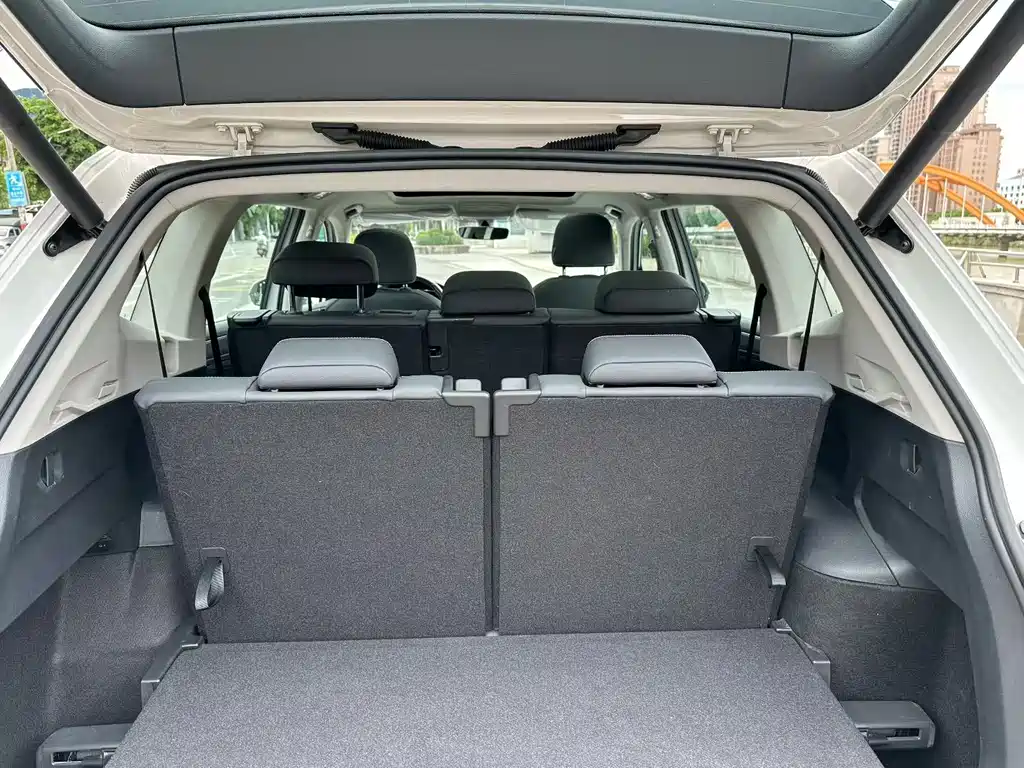 Volkswagen Tiguan L 2021