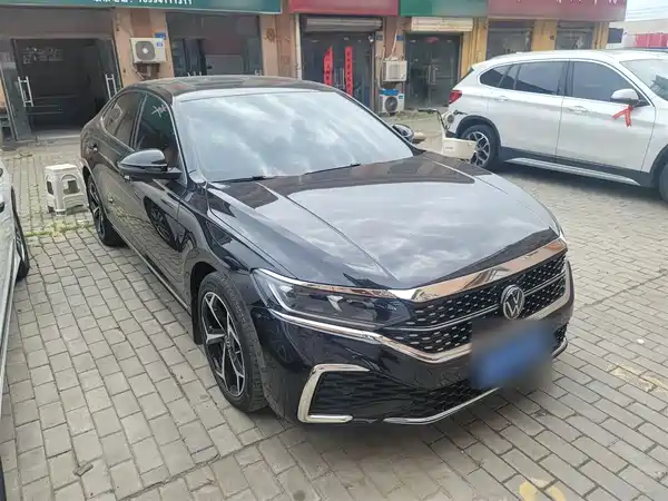 Volkswagen Passat 2024