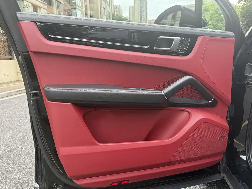 Porsche Cayenne 2023