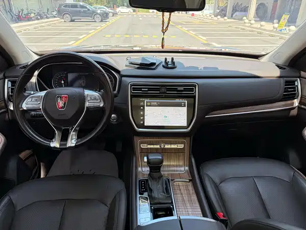 Roewe RX8 2020