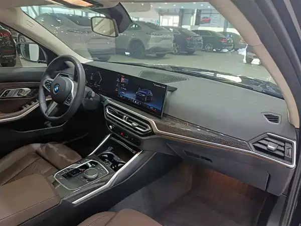 BMW 3 Series 2024