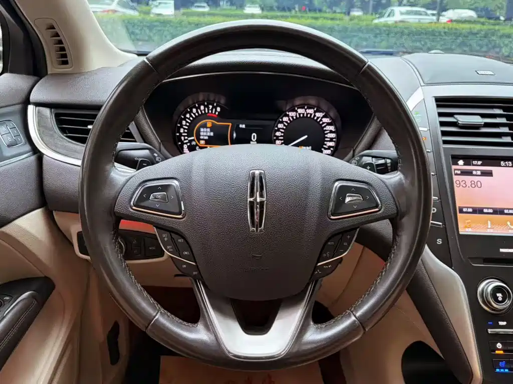 Lincoln MKC 2020 — фото 13