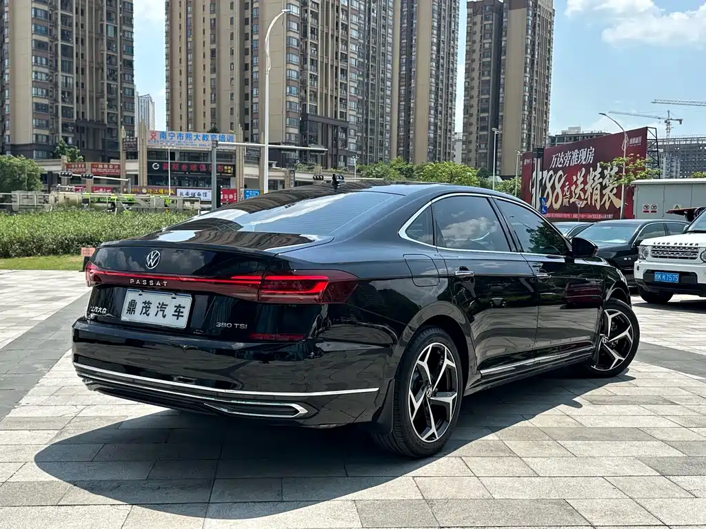Volkswagen Passat 2024