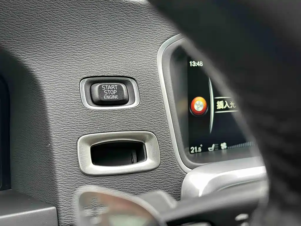 Volvo S60 2016 — фото 10