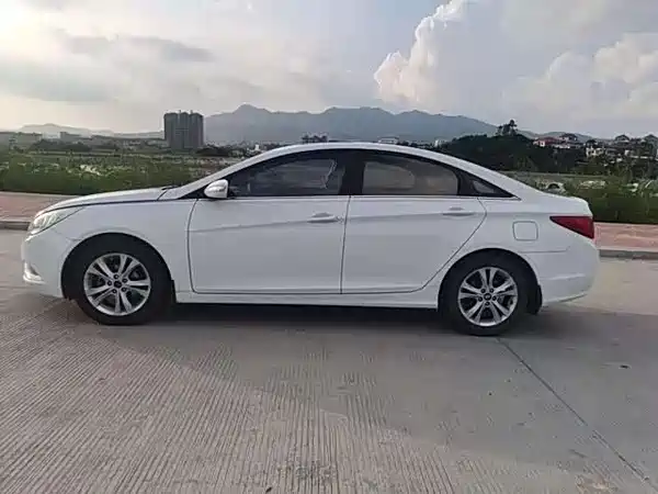 Hyundai Sonata 2011