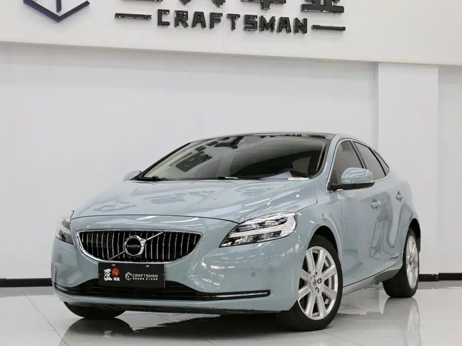Volvo V40 2018 — фото 2