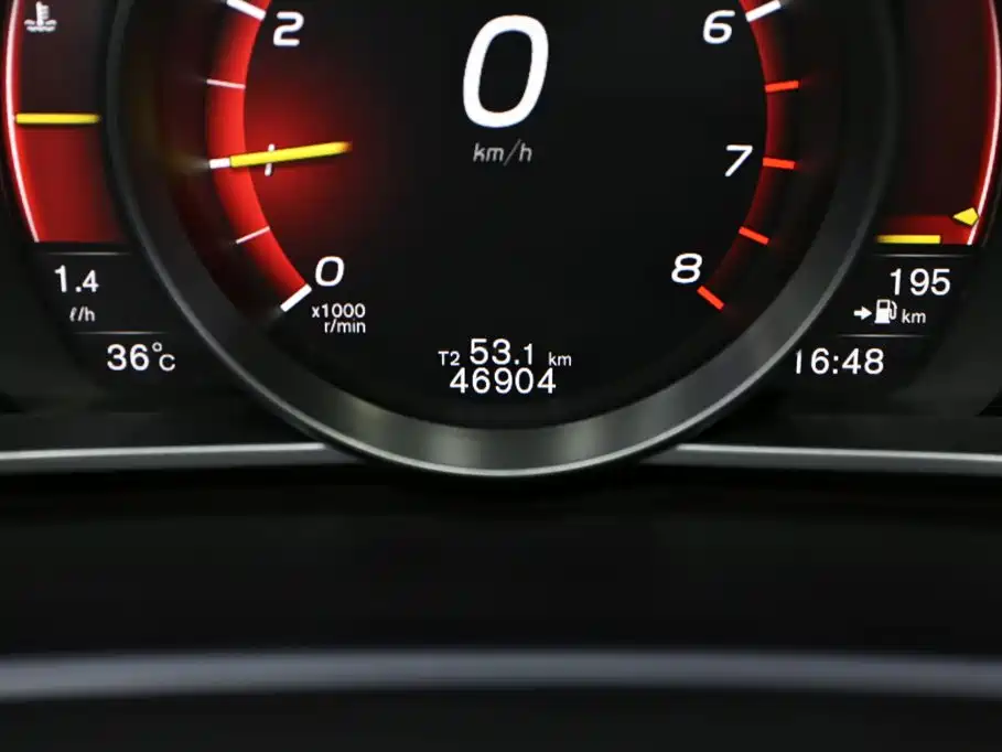 Volvo V40 2018 — фото 14