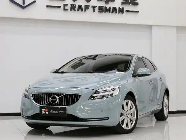 Volvo V40 2018