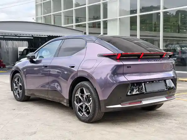 Lynk & Co Z20 2024