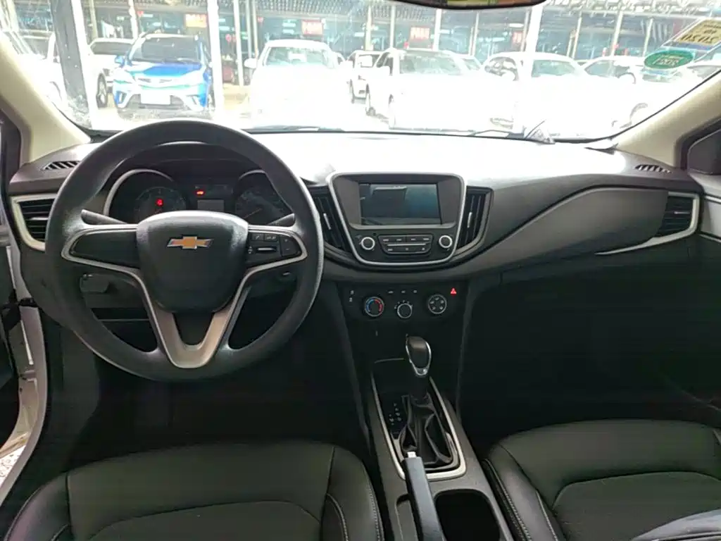 Chevrolet Cavalier 2018 — фото 10