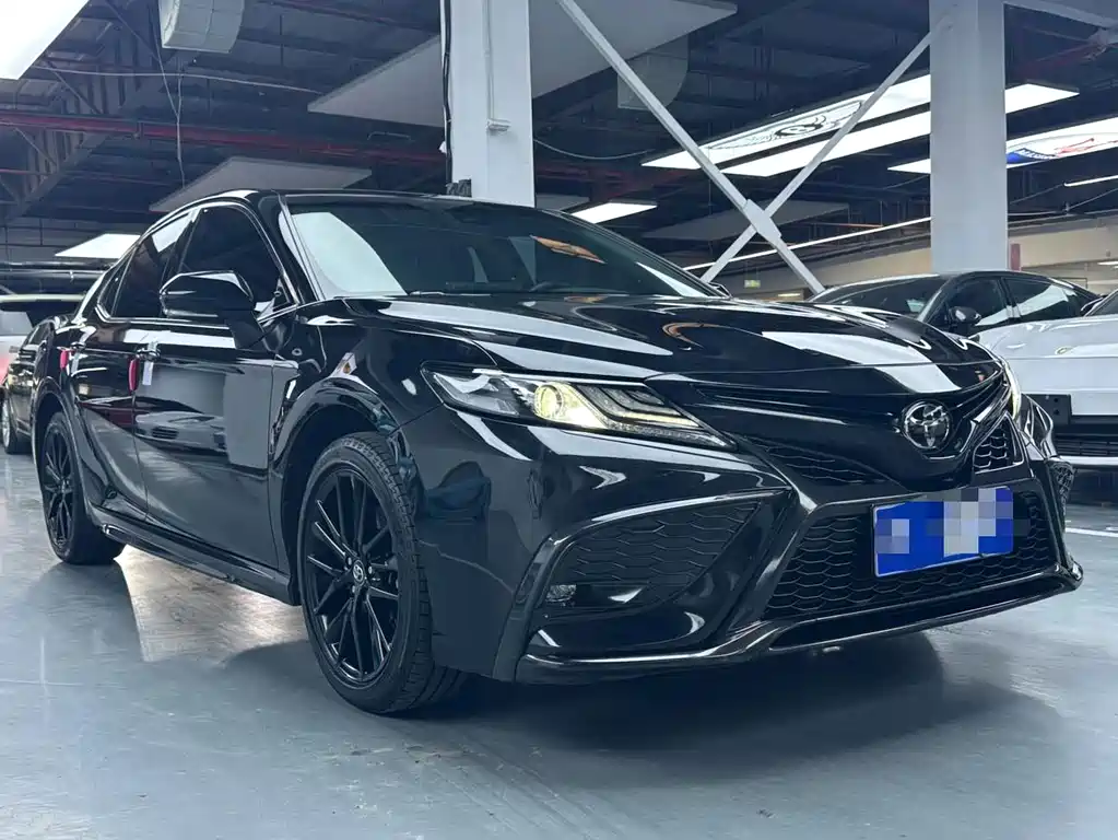Toyota Camry 2022 — фото 3