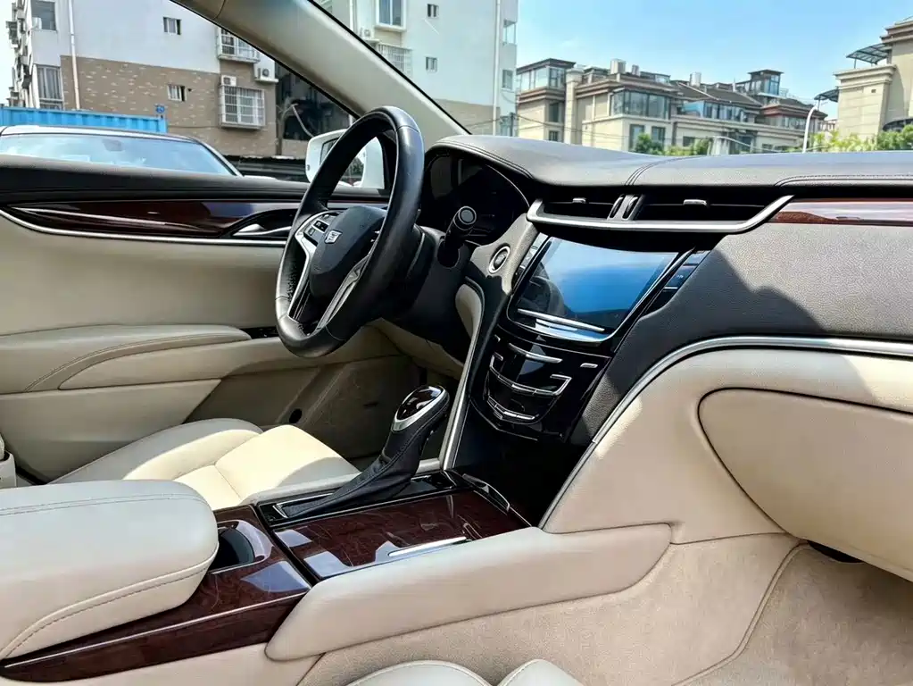 Cadillac XTS 2016 — фото 16