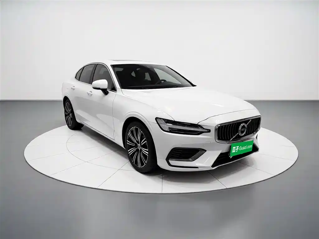 Volvo S60 PHEV 2022 — фото 4