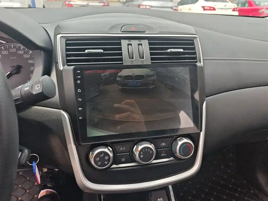 Nissan Tiida 2019 — фото 13