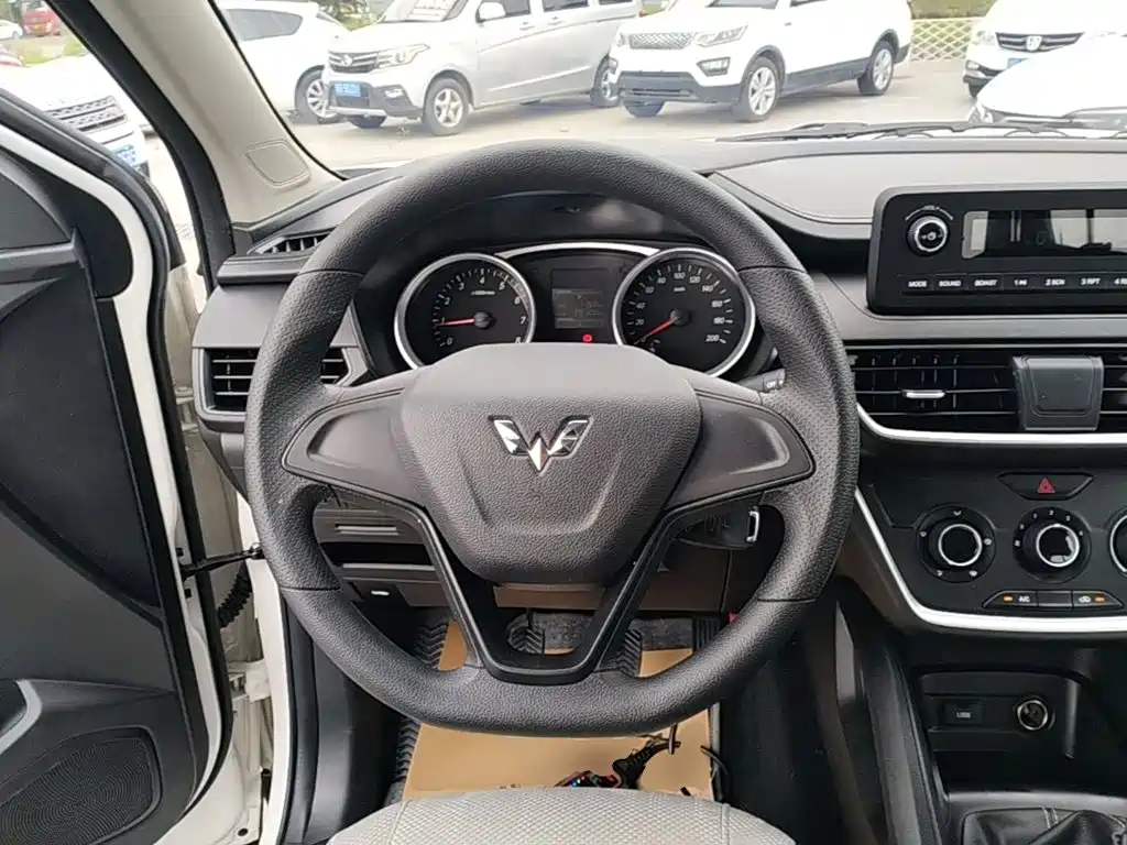 Wuling Hongguang S3 2019 — фото 7