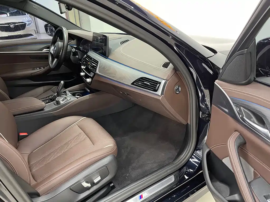 BMW 5 Series New Energy 2023 — фото 12
