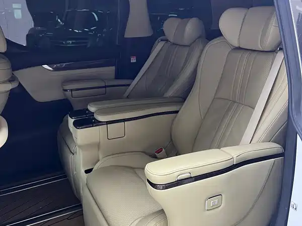 Toyota Vellfire 2022