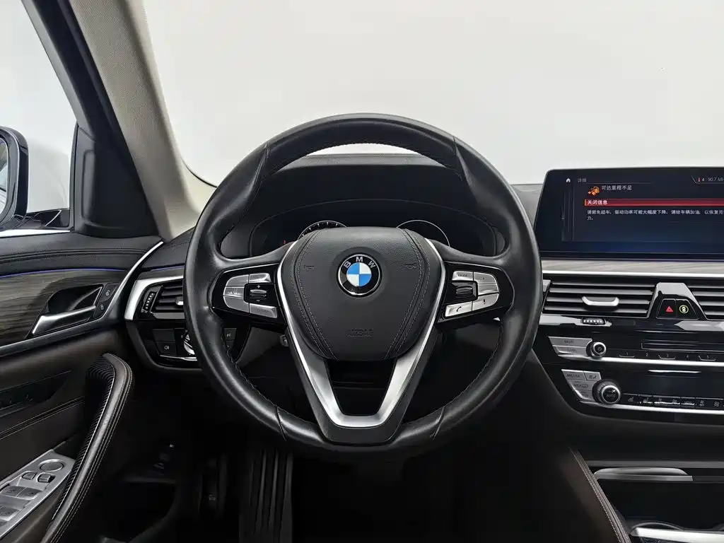 BMW 5 Series New Energy 2019 — фото 11